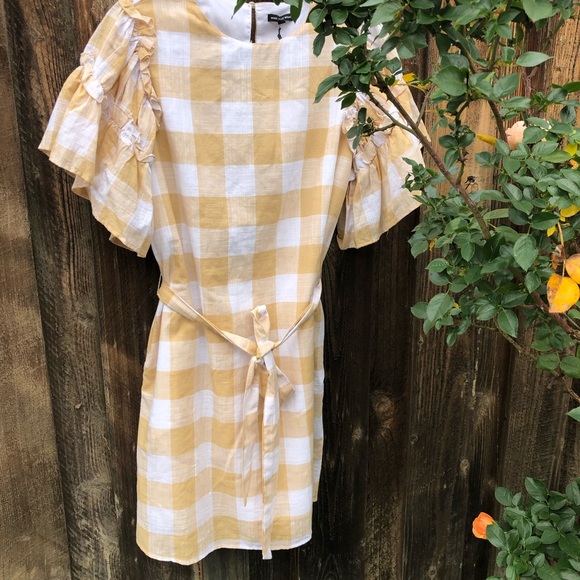 NWT - Who What Wear - Yellow & White Gingham Dress with ruffle sleeves - Picture 6 of 9
